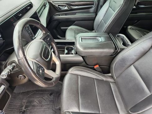Used 2022 GMC Yukon XL Denali image 13