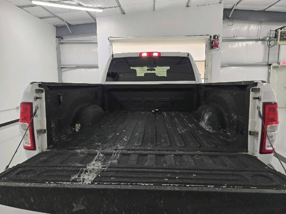 Used 2024 RAM 2500 Tradesman w/ Chrome Appearance Group AWD/4WD image 9