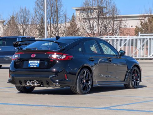Used 2025 Honda Civic Type R image 6