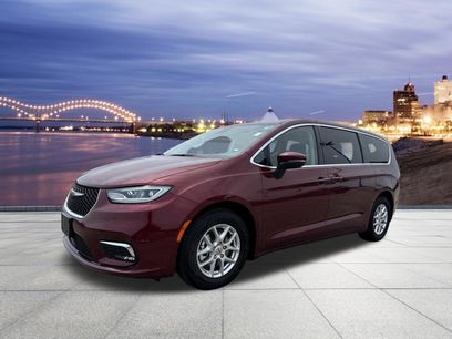 Used 2023 Chrysler Pacifica Touring-L