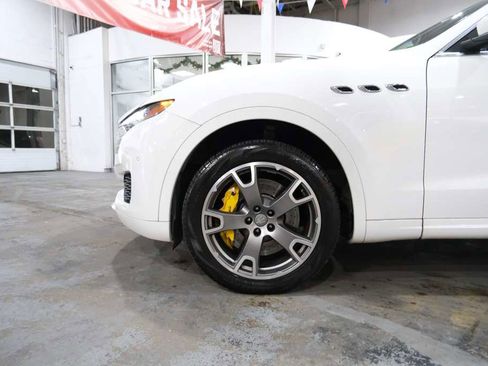 Used 2017 Maserati Levante S image 5