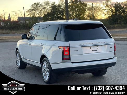 Used 2016 Land Rover Range Rover HSE image 12