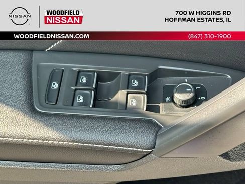Used 2023 Volkswagen Tiguan SE w/ Panoramic Sunroof Package FWD image 21