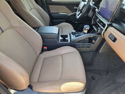 Used 2026 Toyota 4Runner Limited AWD/4WD image 13