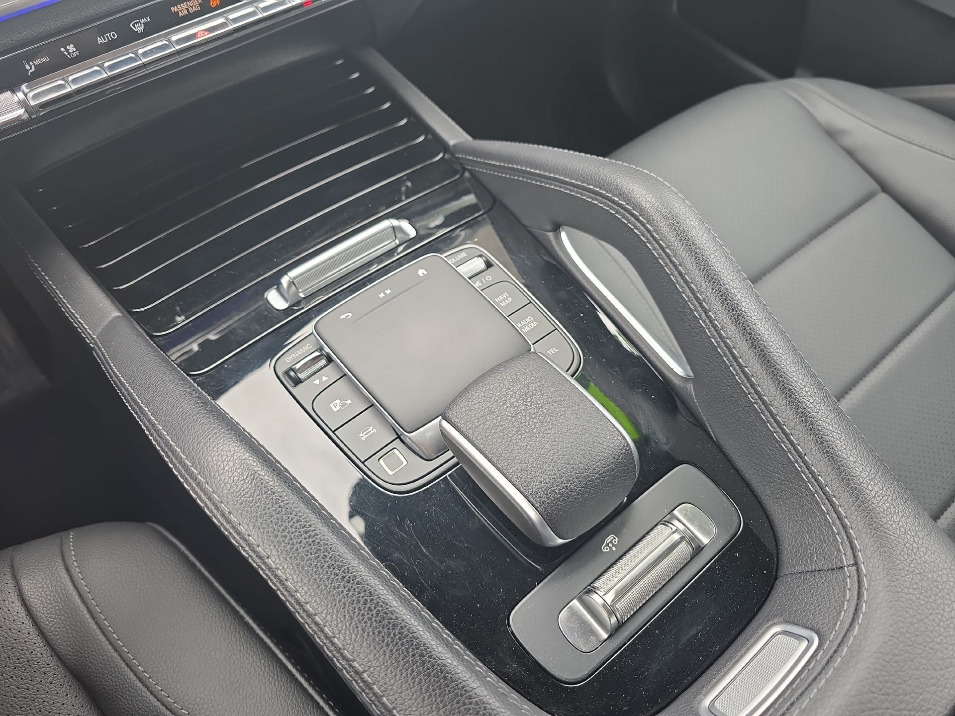 Certified 2025 Mercedes-Benz GLS 450 4MATIC image 25
