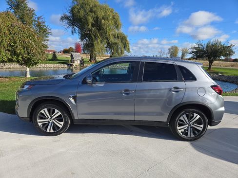 Used 2024 Mitsubishi Outlander Sport SE image 2