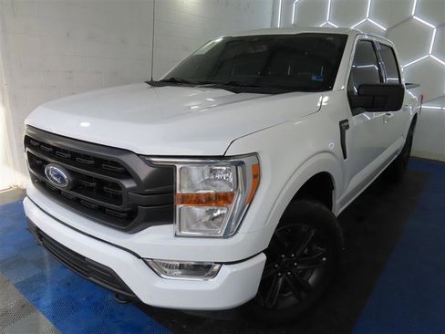 Used 2022 Ford F150 XLT w/ Equipment Group 301A Mid image 4