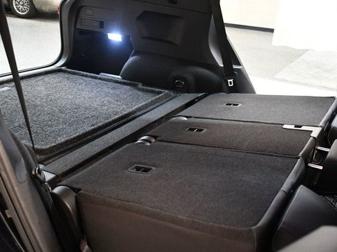 Used 2022 Volkswagen Tiguan SE R-Line image 72