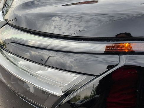 Used 2022 Nissan Pathfinder SV FWD image 33