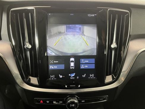 Used 2019 Volvo S60 T6 Momentum w/ Multimedia Package image 17