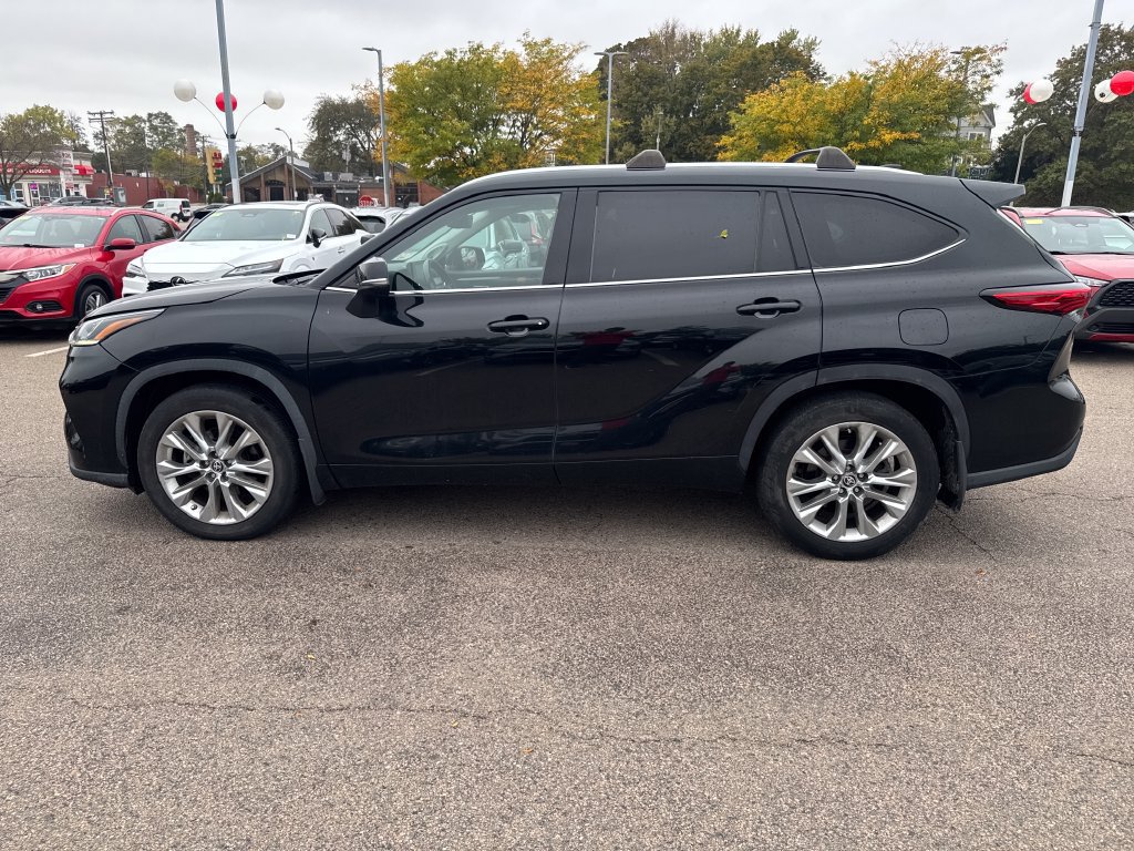 Used 2020 Toyota Highlander Limited AWD/4WD image 4