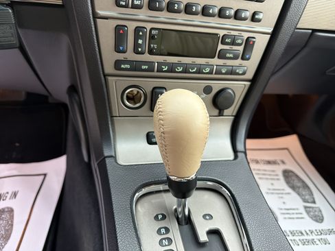 Used 2004 Ford Thunderbird RWD image 19