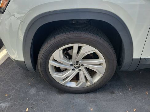 Used 2022 Volkswagen Atlas SE w/ Panoramic Sunroof Package FWD image 8