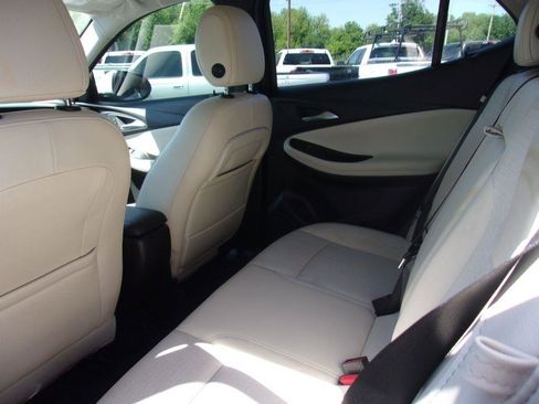 Used 2021 Buick Encore GX Select image 6