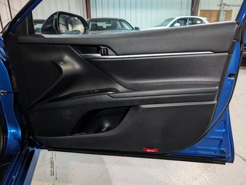Used 2020 Toyota Camry LE FWD image 23