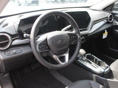 New 2026 Chevrolet Trax ACTIV w/ Driver Confidence Package FWD image 10