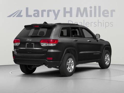 Used 2016 Jeep Grand Cherokee Laredo w/ Quick Order Package 23E AWD/4WD image 2