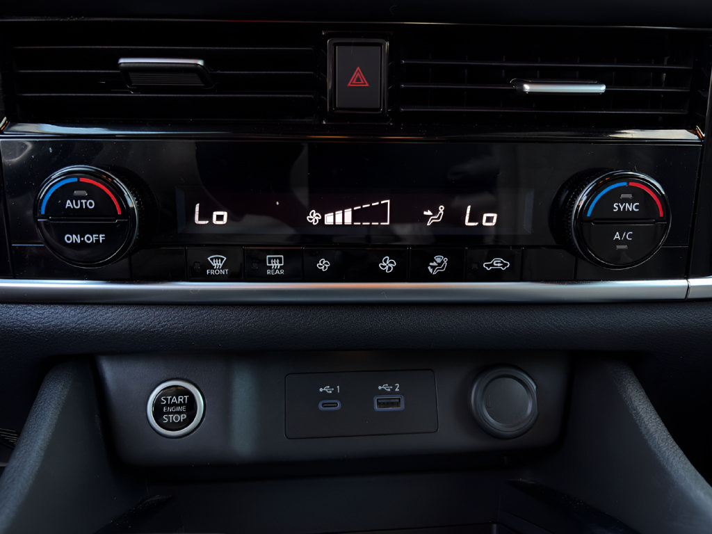 Used 2021 Nissan Rogue SV FWD image 25