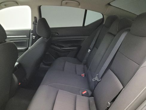 Used 2023 Nissan Altima 2.5 SV FWD image 18