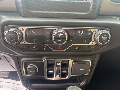 Used 2021 Jeep Gladiator Sport AWD/4WD image 20