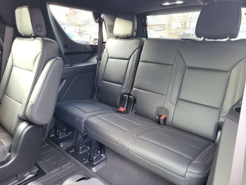 Used 2025 Chevrolet Tahoe High Country image 12