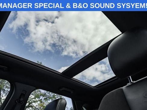 Used 2019 Ford Edge ST w/ Convenience Package image 2