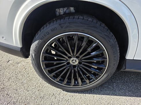 Used 2026 Mercedes-Benz GLC 300 image 9