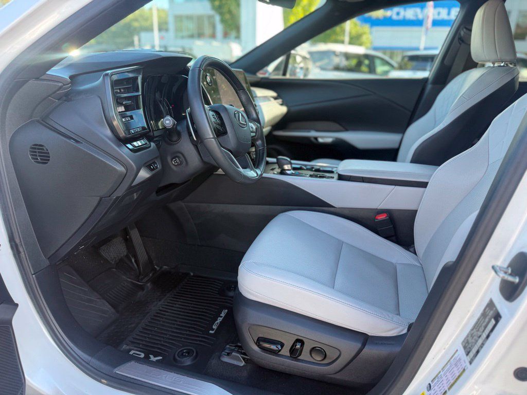 Used 2023 Lexus RX 350 Premium w/ Accessory Package (Z1) AWD/4WD image 15