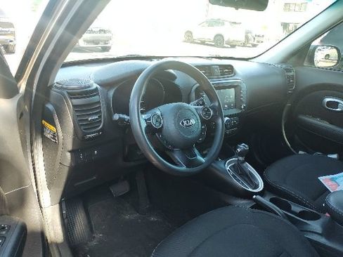 Used 2018 Kia Soul + FWD image 9
