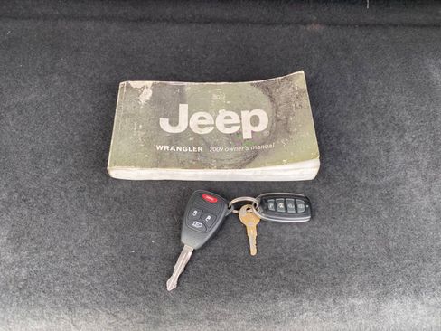 Used 2009 Jeep Wrangler X AWD/4WD image 28