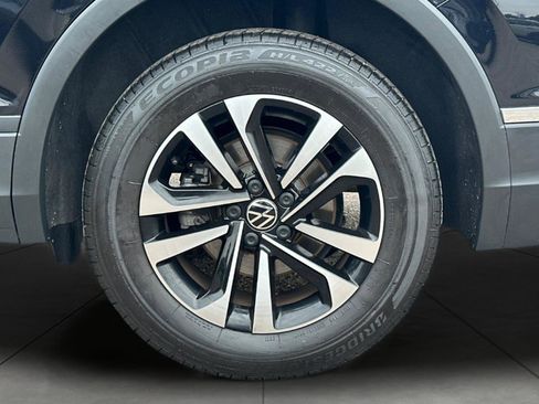Used 2022 Volkswagen Tiguan S image 31