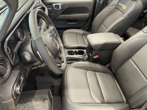 New 2025 Jeep Wrangler Unlimited Rubicon 392 image 17