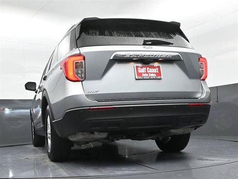 Certified 2024 Ford Explorer XLT RWD image 35