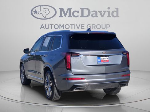 Used 2022 Cadillac XT6 Premium Luxury FWD image 4