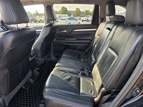 Used 2014 Toyota Highlander XLE AWD/4WD image 8