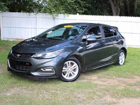 Used 2018 Chevrolet Cruze LT w/ Convenience Package image 40