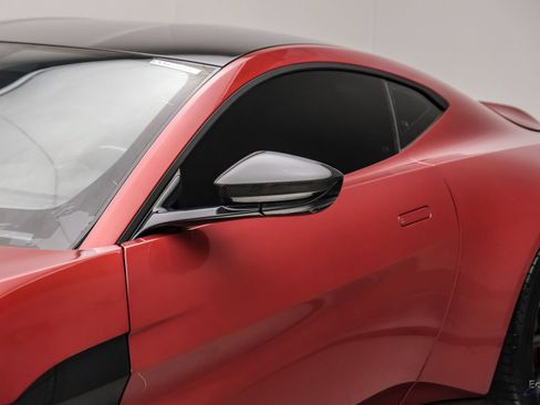 Used 2019 Aston Martin V8 Vantage Coupe RWD image 32
