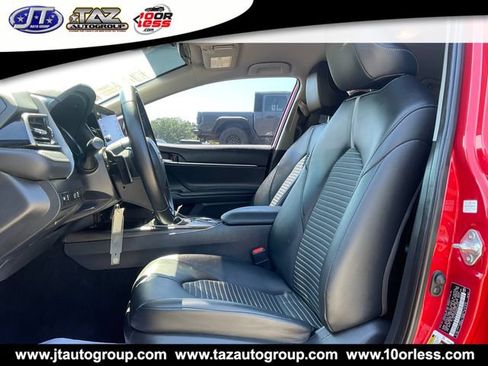 Used 2022 Toyota Camry SE FWD image 10