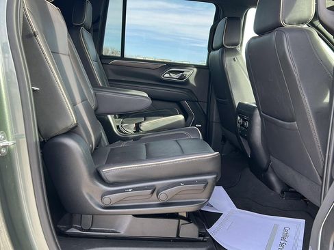 Used 2023 Chevrolet Suburban Premier image 15