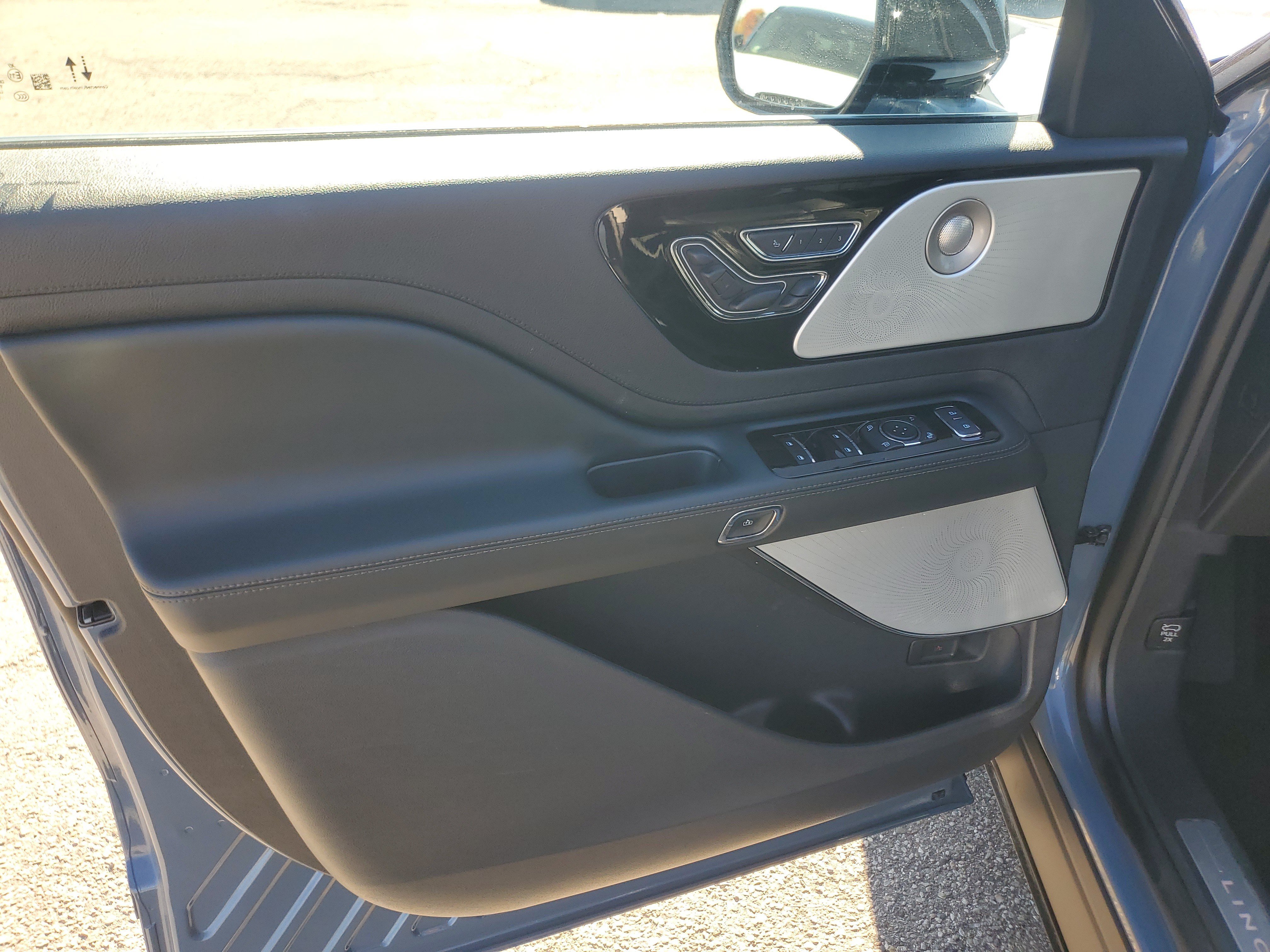 Used 2025 Lincoln Aviator Reserve w/ Equipment Group 201A AWD/4WD image 10
