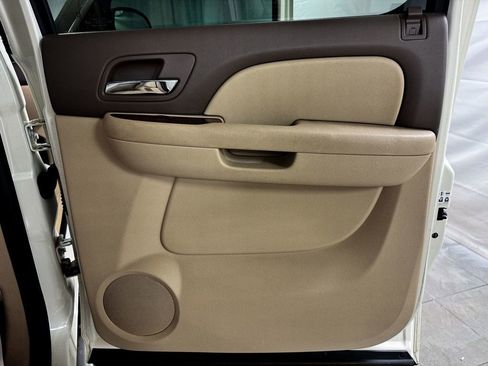 Used 2013 Chevrolet Silverado 1500 LTZ w/ LTZ White Diamond Edition image 14