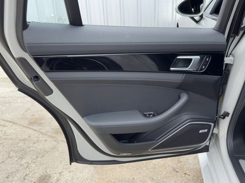Used 2022 Porsche Panamera 4S w/ Premium Package image 50