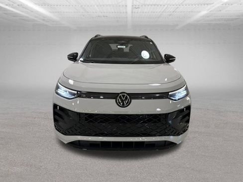 New 2026 Volkswagen Tiguan SE R-Line AWD/4WD image 2