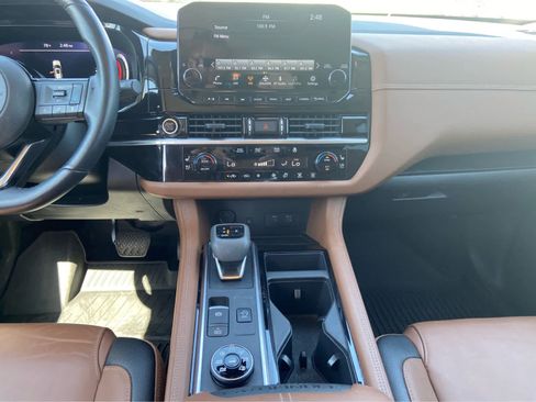 Used 2023 Nissan Pathfinder Platinum AWD/4WD image 23