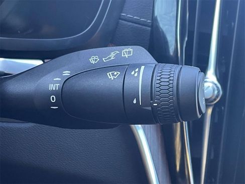 Used 2023 Volvo V60 B5 Cross Country Ultimate image 24