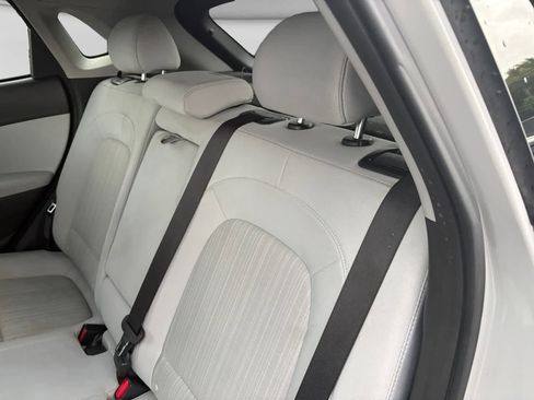 Used 2022 Hyundai Kona SEL FWD image 12