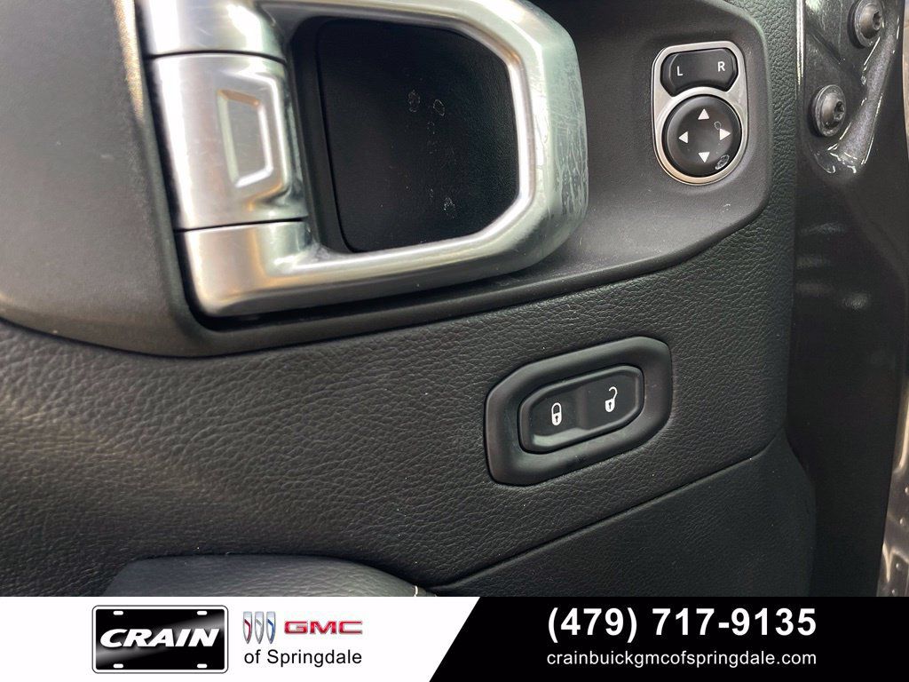 Used 2020 Jeep Wrangler Unlimited Sahara AWD/4WD image 11