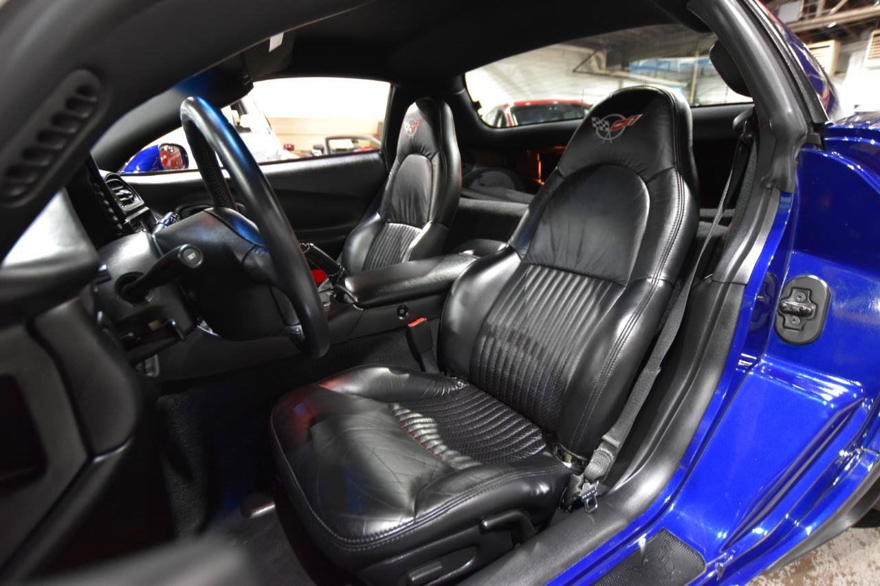 Used 2004 Chevrolet Corvette Z06 w/ Z06 Preferred Equipment Group RWD image 21