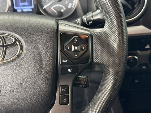 Used 2021 Toyota Tacoma TRD Off-Road AWD/4WD image 17