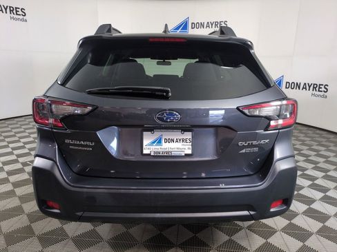 Used 2024 Subaru Outback Premium AWD/4WD image 4